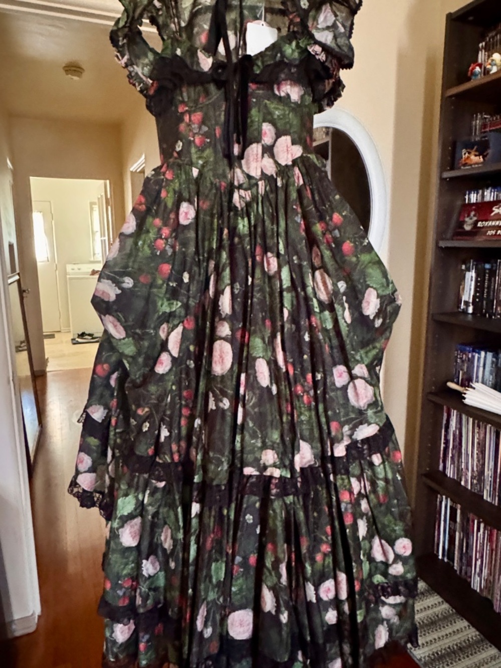 Selkie NWT Nature's Delights Princess For Lovers Gown Size S - Picture 5 of 6